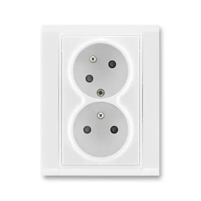5513F-C02357 03  Zásuvka dvojnásobná s ochrannými kolíky, s clonkami, s natočenou dutinou, bílá / bílá